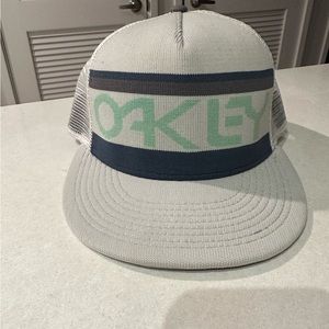 Oakley SnapBack